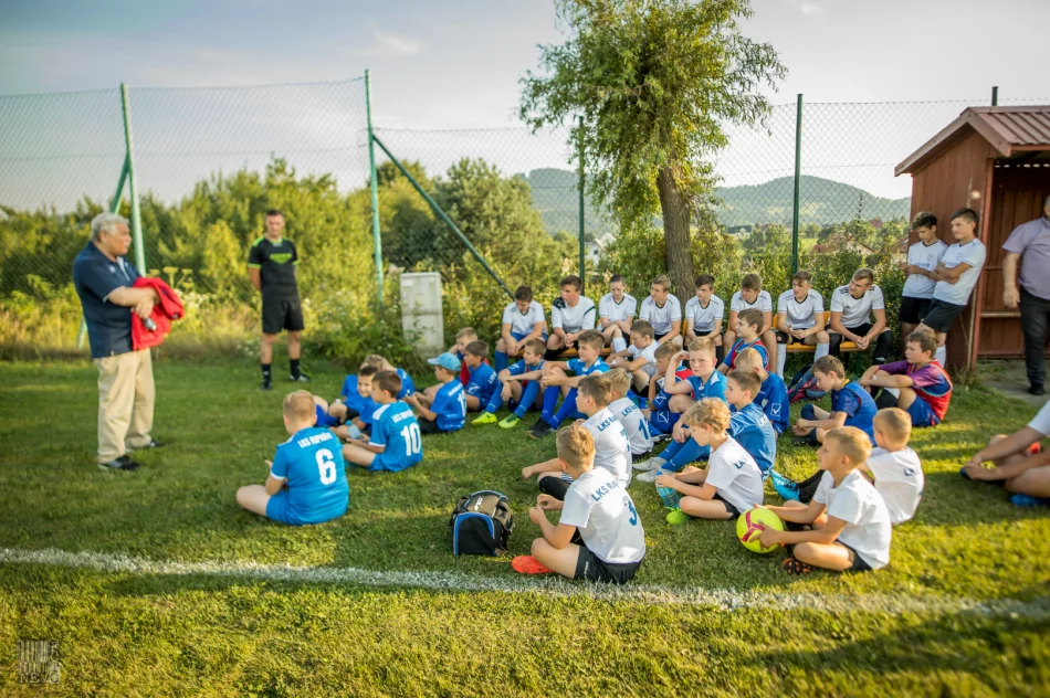 Jerzy Engel na treningu w LKS Rupniów - zdjęcie 11