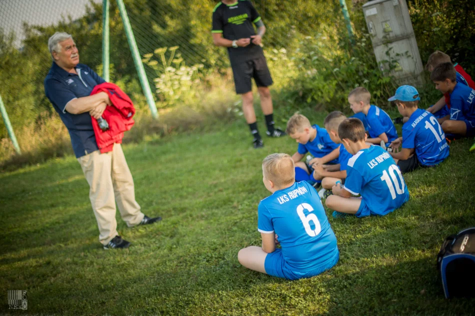 Jerzy Engel na treningu w LKS Rupniów - zdjęcie 13
