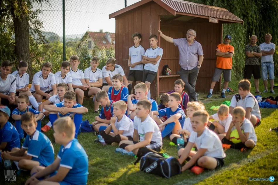 Jerzy Engel spotkał się młodymi piłkarzami LKS Płomień i LKS Rupniów - zdjęcie 9