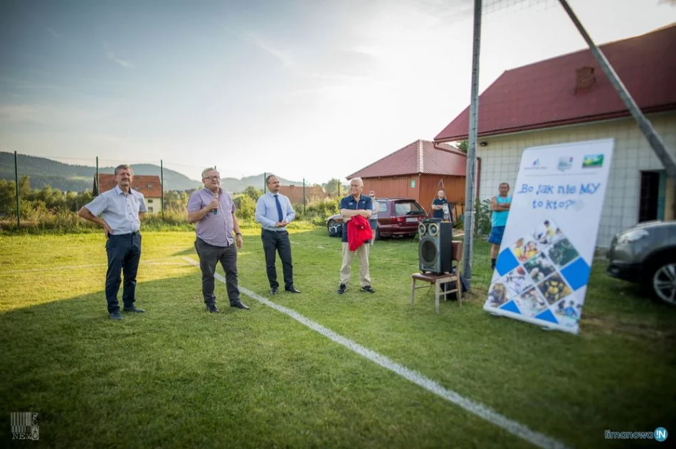 Jerzy Engel spotkał się młodymi piłkarzami LKS Płomień i LKS Rupniów - zdjęcie 11