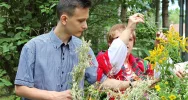 Projekt "Czerwonych Korali"  - "Wszystko w twoich rękach" święto Matki Boskiej Zielnej - zdjęcie 5
