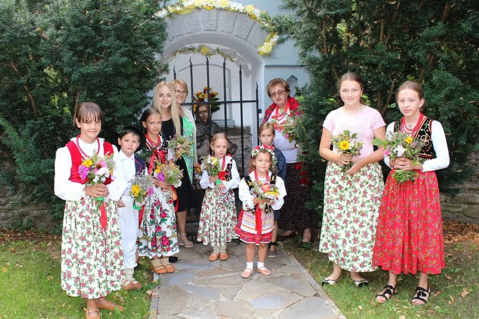 Projekt "Czerwonych Korali"  - "Wszystko w twoich rękach" święto Matki Boskiej Zielnej - zdjęcie 6