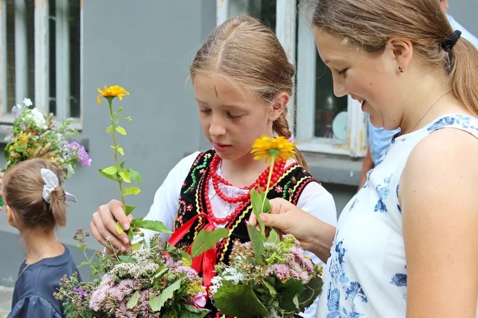 Projekt "Czerwonych Korali"  - "Wszystko w twoich rękach" święto Matki Boskiej Zielnej - zdjęcie 7