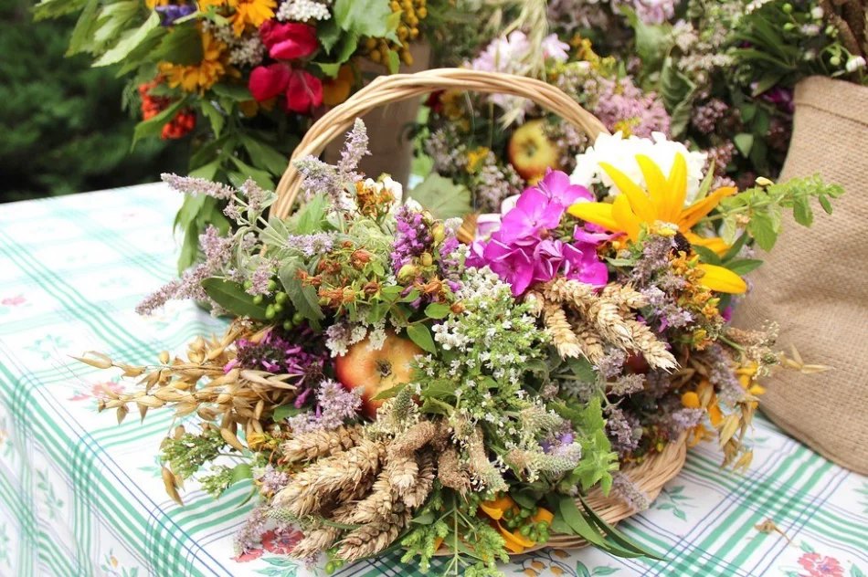 Projekt "Czerwonych Korali"  - "Wszystko w twoich rękach" święto Matki Boskiej Zielnej - zdjęcie 11