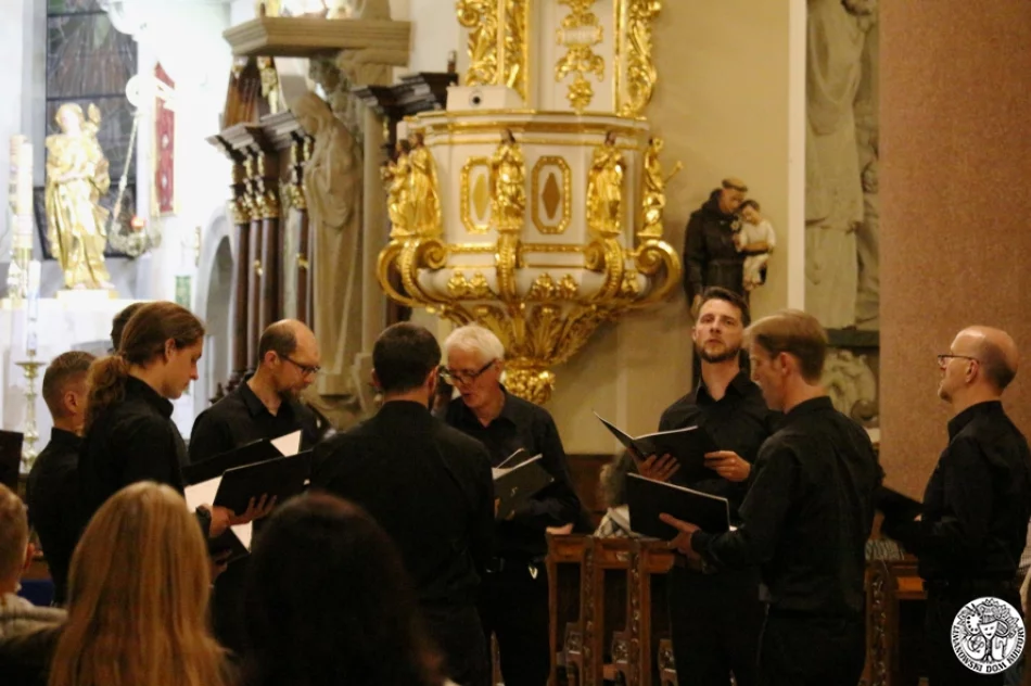 Mistyczny wieczór z muzyką w bazylice - zdjęcie 12