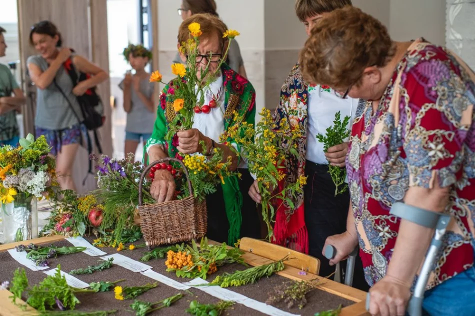 Zielarskie warsztaty w Pisarzowej w ramach Otwartej Pracowni na Szlaku Rzemiosła - zdjęcie 3