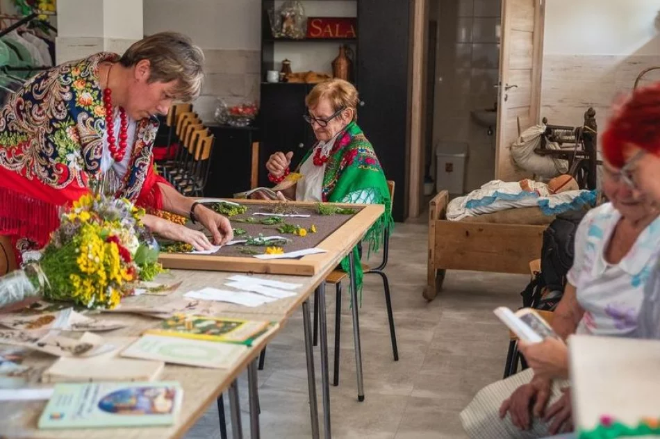 Zielarskie warsztaty w Pisarzowej w ramach Otwartej Pracowni na Szlaku Rzemiosła - zdjęcie 12