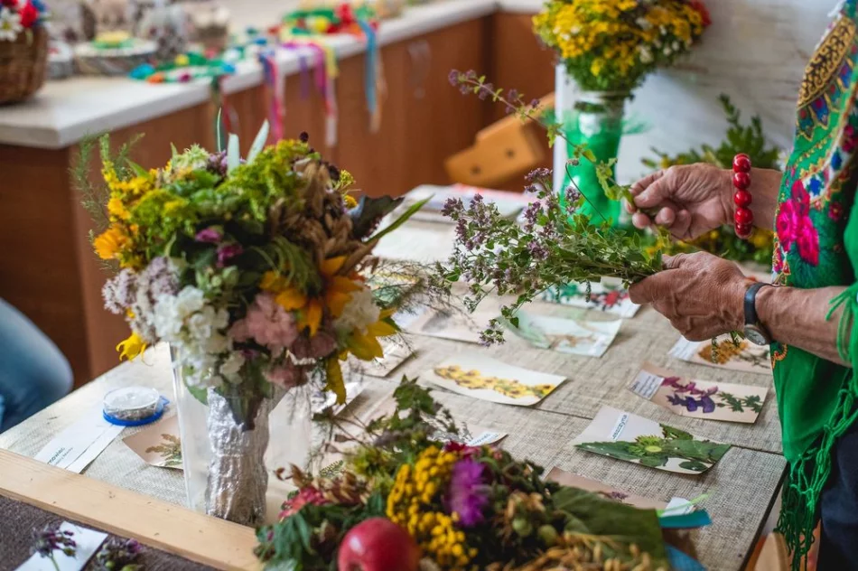 Zielarskie warsztaty w Pisarzowej w ramach Otwartej Pracowni na Szlaku Rzemiosła - zdjęcie 17