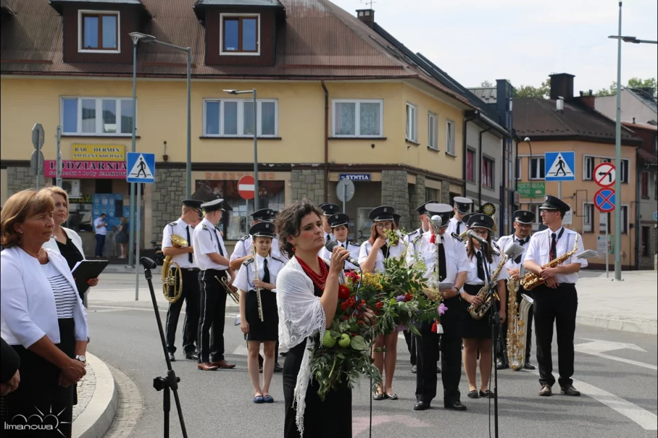 HISTORYCZNA TABLICA POWRÓCIŁA NA SWOJE PIERWOTNE MIEJSCE - zdjęcie 11