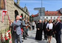 Historyczna tablica po latach wróciła na swoje miejsce - zdjęcie główne