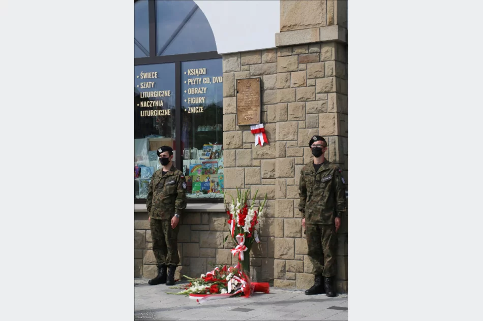 Historyczna tablica po latach wróciła na swoje miejsce - zdjęcie 7