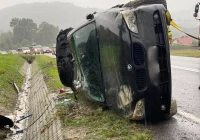 Dachowanie samochodu na DK 28 - zdjęcie główne