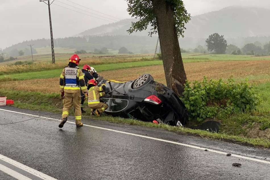 Dachowanie samochodu na DK 28 - zdjęcie 3