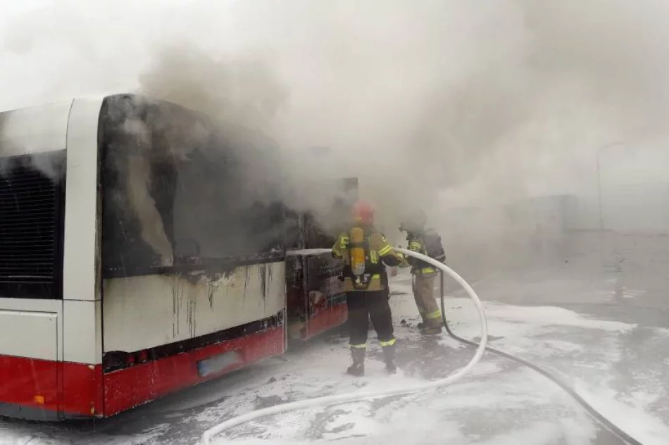 Spłonęły trzy autobusy - zdjęcie 6