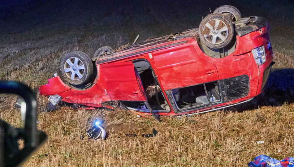 Kierowca był pijany. Dwie młode pasażerki Volkswagena trafiły do szpitali  - zdjęcie 1