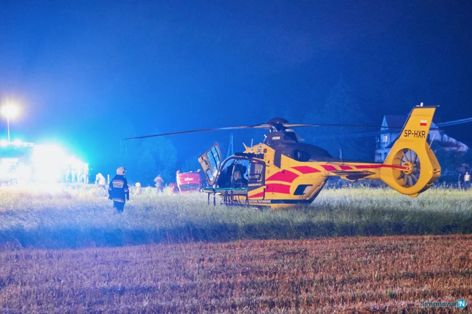 Kierowca był pijany. Dwie młode pasażerki Volkswagena trafiły do szpitali  - zdjęcie 15