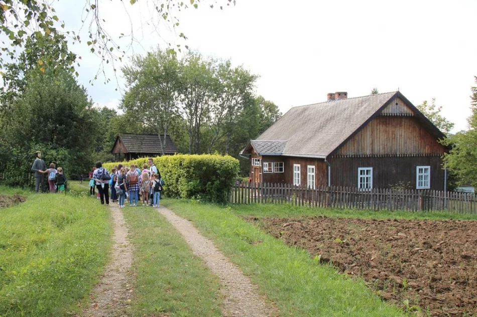 Wizyta w Sądeckim Parku Etnograficznym w ramach projektu "Wszystko w twoich rękach" - zdjęcie 8