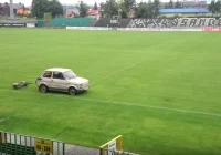 Legendarny Maluch wspiera sądeckich piłkarzy - zdjęcie główne