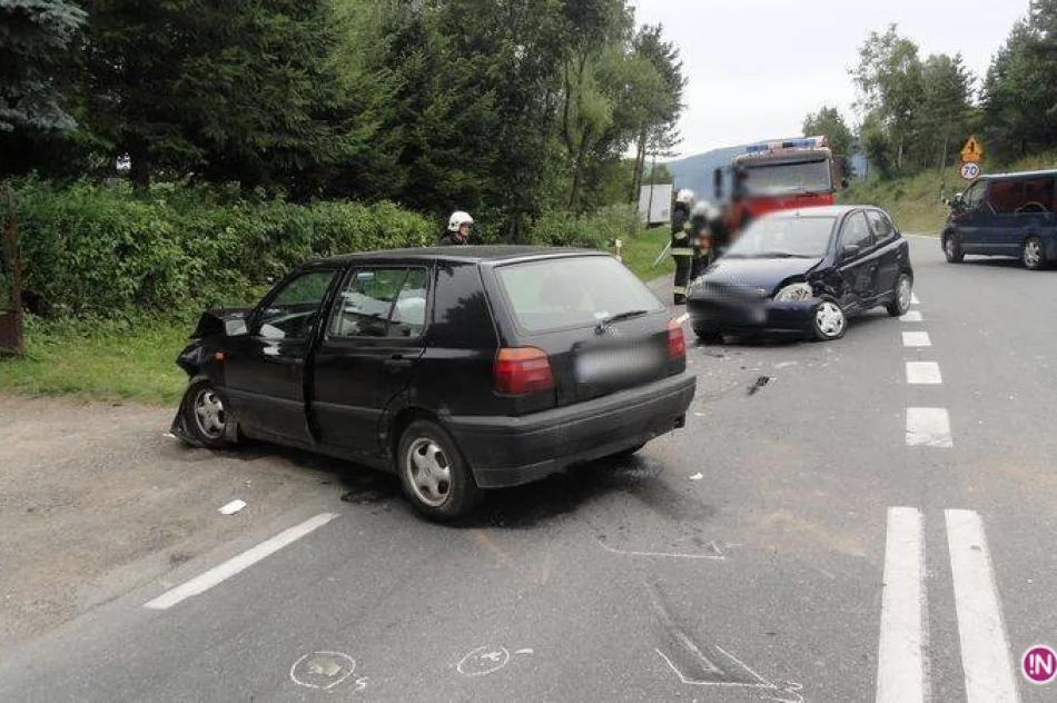 Łabowa – zderzenie dwóch samochodów osobowych - zdjęcie 2
