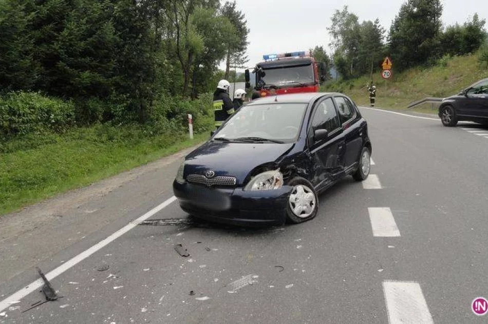 Łabowa – zderzenie dwóch samochodów osobowych - zdjęcie 3