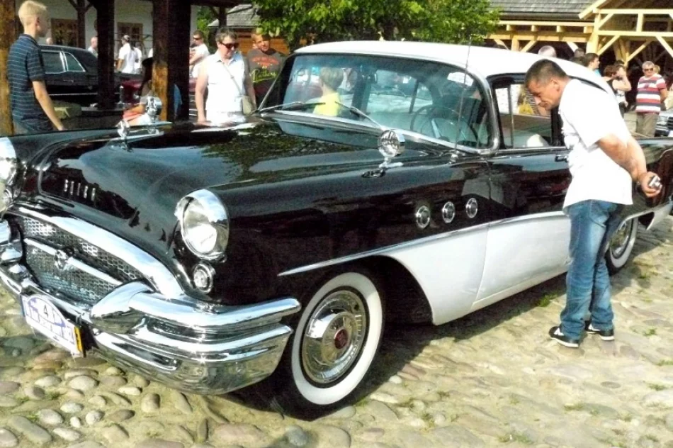 Nowy Sącz opanowały zabytkowe auta retro! - zdjęcie 2