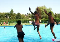 Nadchodzą upały. Basen jest otwarty - zdjęcie główne