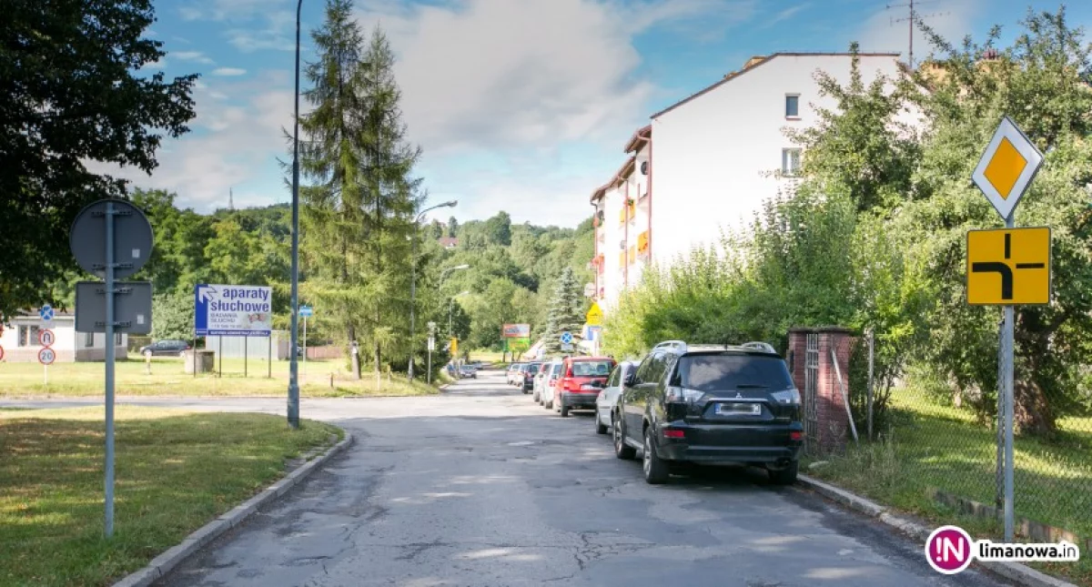 Apele i kary nie podziałały. Kierowcy wciąż parkują