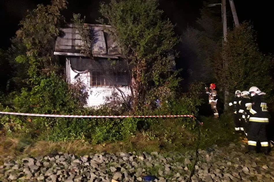 Spłonął drewniany budynek - zdjęcie 3