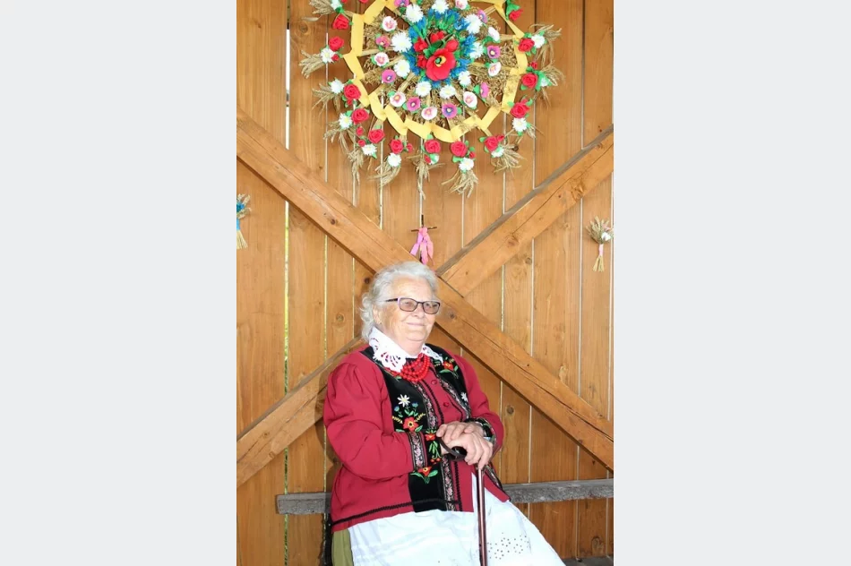 "Wszystko w twoich rękach"- wernisaż prac Czerwonych Korali - zdjęcie 11