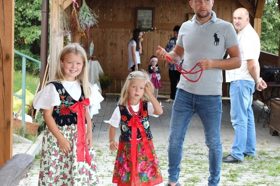 "Wszystko w twoich rękach"- wernisaż prac Czerwonych Korali - zdjęcie 15