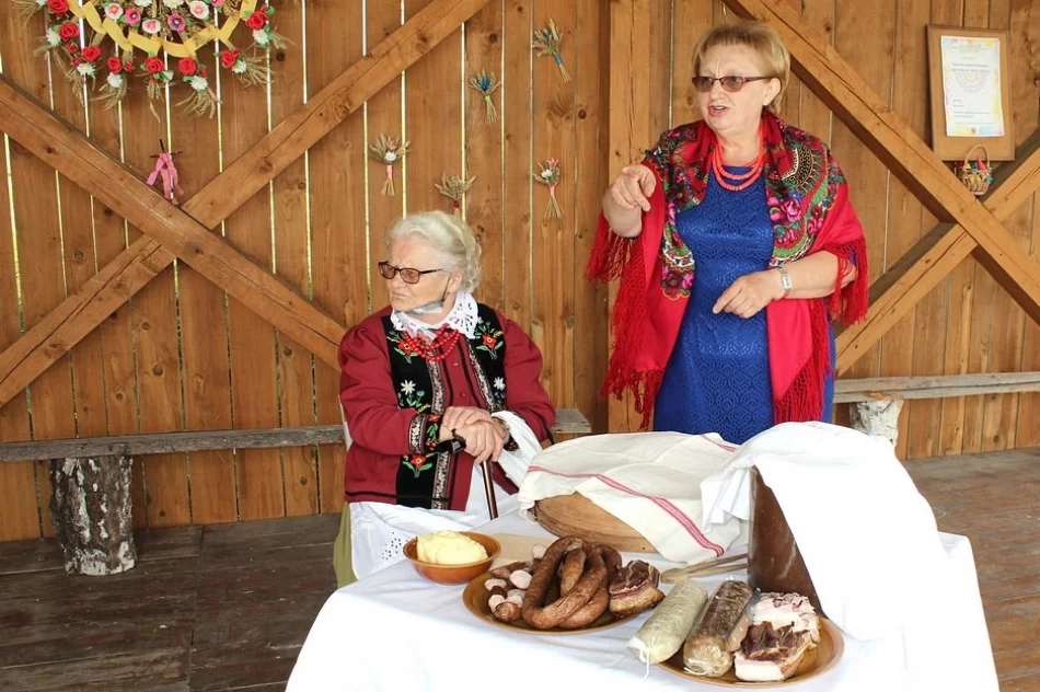 "Wszystko w twoich rękach"- wernisaż prac Czerwonych Korali - zdjęcie 20