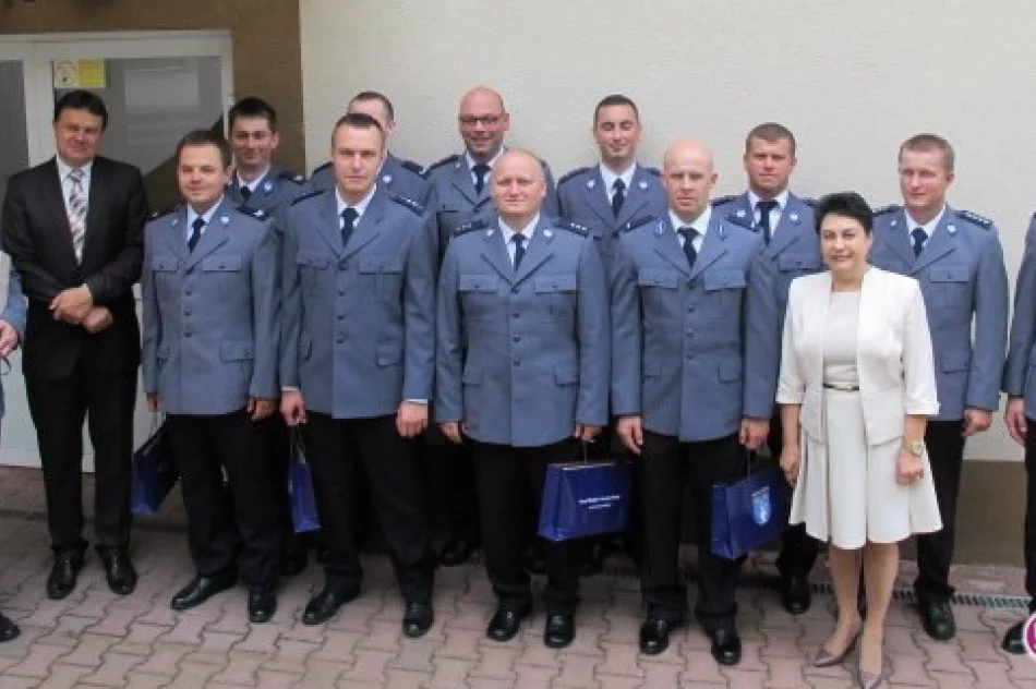 Policjanci świętowali i dostali alkomat od burmistrza Krynicy - zdjęcie 3