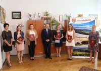 Wręczono awanse sześciu nauczycielom ze szkół gminnych - zdjęcie główne