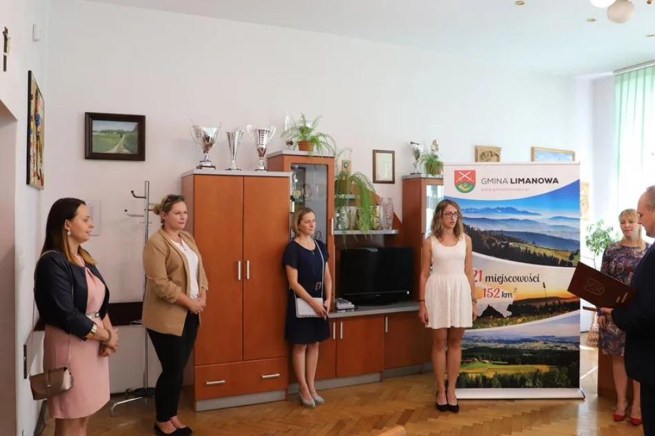 Wręczono awanse sześciu nauczycielom ze szkół gminnych - zdjęcie 6