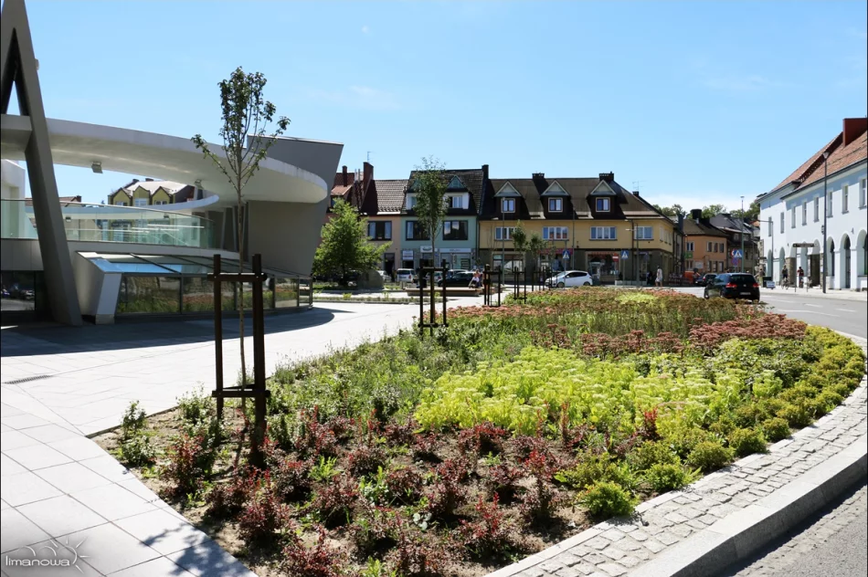 NOWOCZESNY I FUNKCJONALNY RYNEK – TĘTNI ŻYCIEM - zdjęcie 4