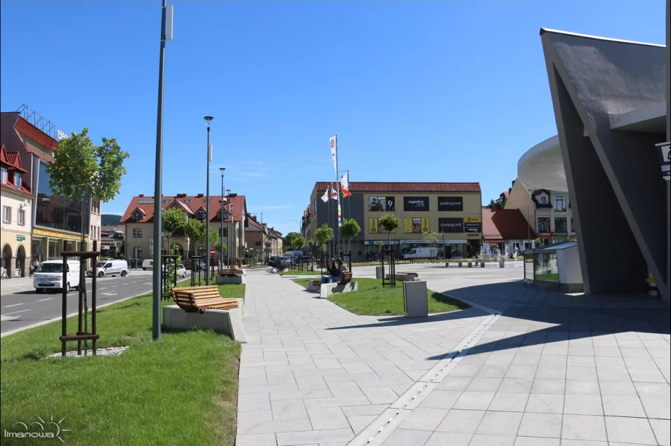 NOWOCZESNY I FUNKCJONALNY RYNEK – TĘTNI ŻYCIEM - zdjęcie 5