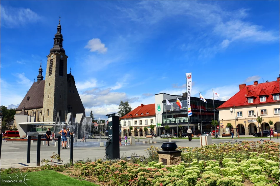 NOWOCZESNY I FUNKCJONALNY RYNEK – TĘTNI ŻYCIEM - zdjęcie 16