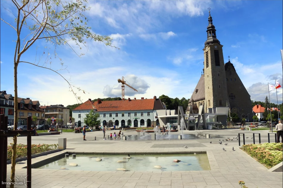 NOWOCZESNY I FUNKCJONALNY RYNEK – TĘTNI ŻYCIEM - zdjęcie 18