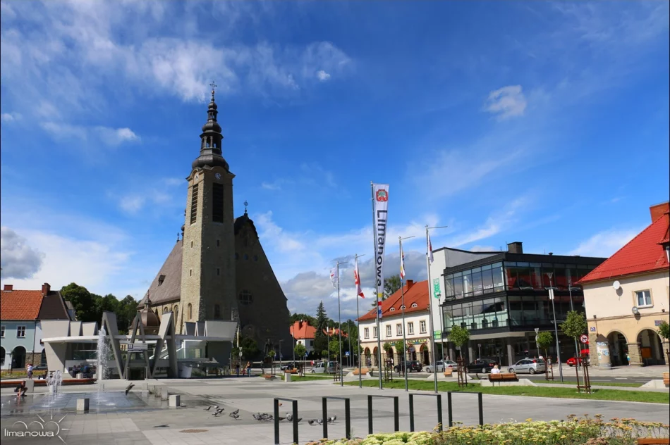 NOWOCZESNY I FUNKCJONALNY RYNEK – TĘTNI ŻYCIEM - zdjęcie 19