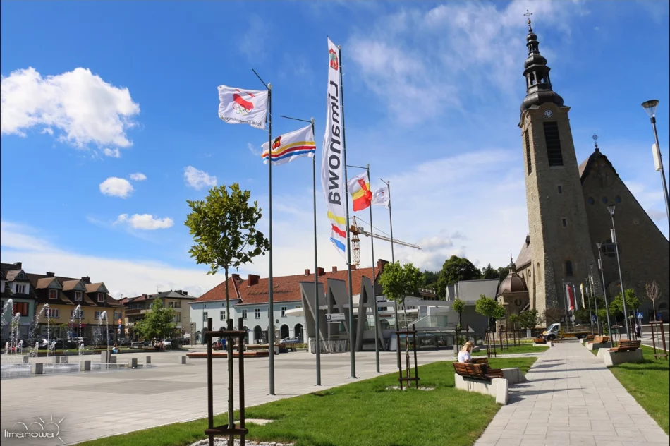 NOWOCZESNY I FUNKCJONALNY RYNEK – TĘTNI ŻYCIEM - zdjęcie 20