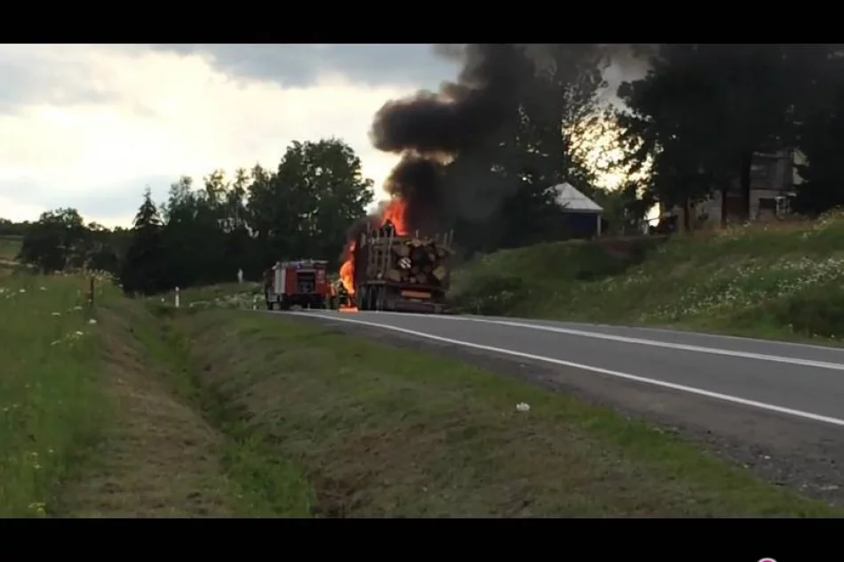 Stara Wieś i Chełmiec - spłonęły ciężarówki - zdjęcie 3