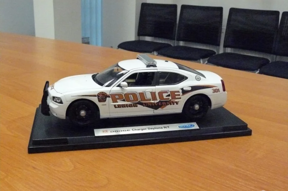 500 modeli z 45 państw – sądecki policjant kolekcjoner - zdjęcie 2