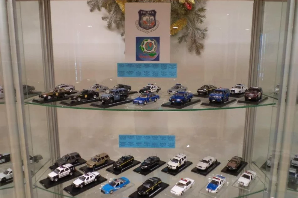 500 modeli z 45 państw – sądecki policjant kolekcjoner - zdjęcie 3