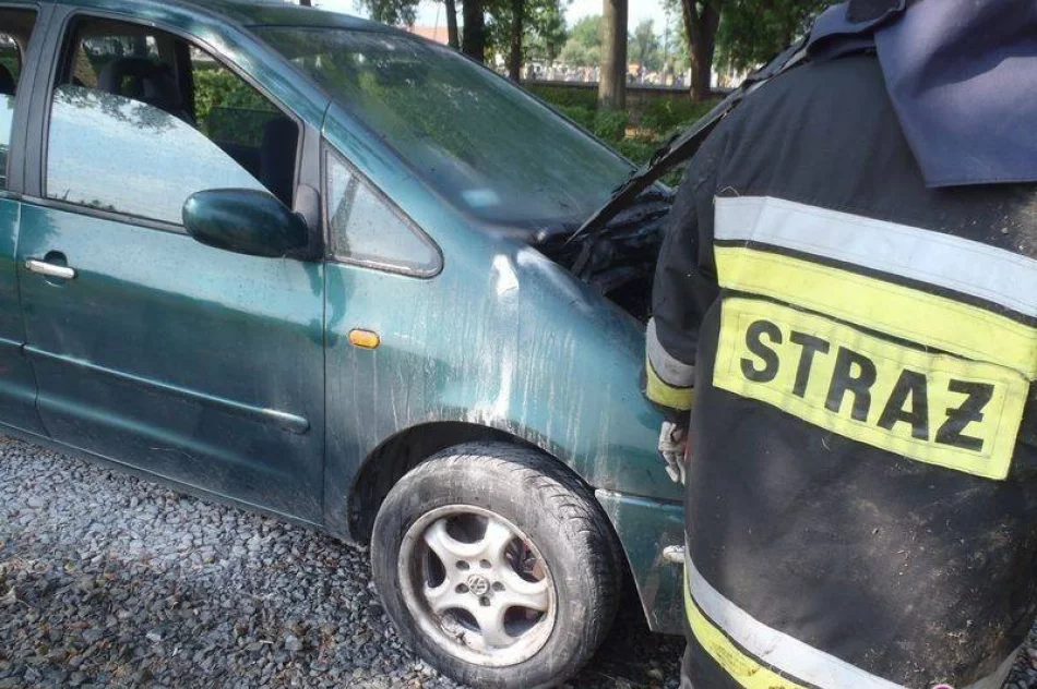 Nowy Sącz, ulica Węgierska - pożar samochodu osobowego - zdjęcie 3