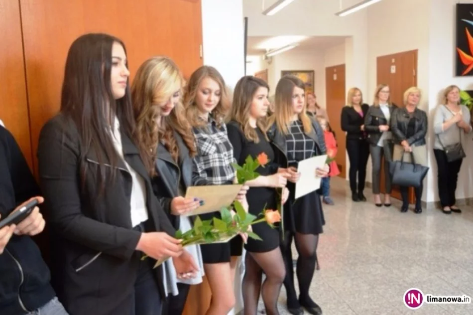 Wystawa prac młodzieży i pasjonatów sztuki - zdjęcie 2