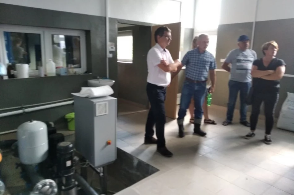 Komisja w terenie: radni sprawdzali infrastrukturę wodociągową i kanalizacyjną - zdjęcie 3