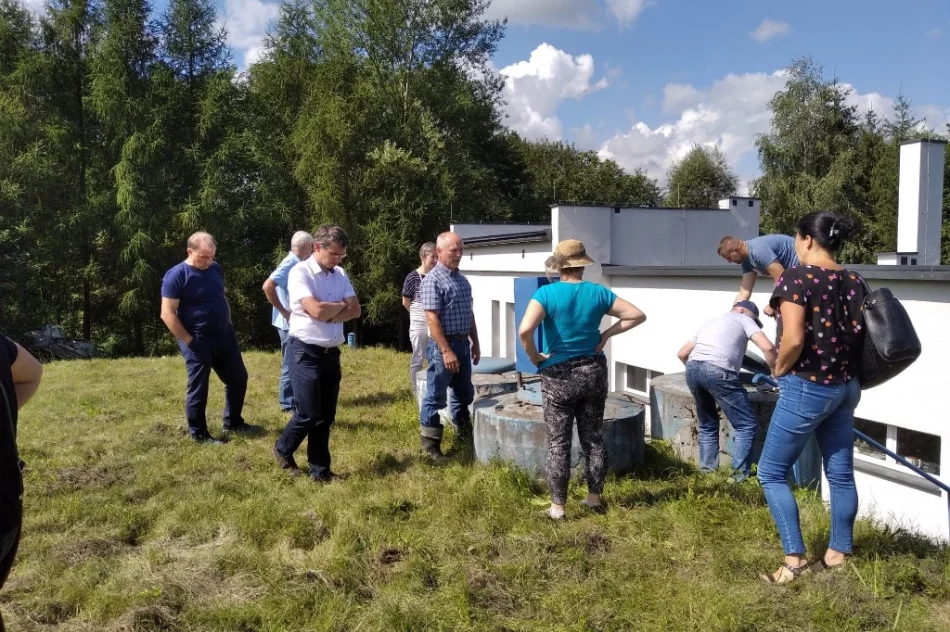 Komisja w terenie: radni sprawdzali infrastrukturę wodociągową i kanalizacyjną - zdjęcie 5