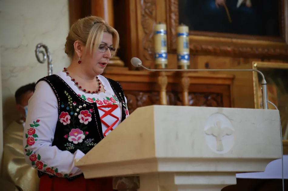 Arcybiskup konsekrował kościół w Łętowem - zdjęcie 13