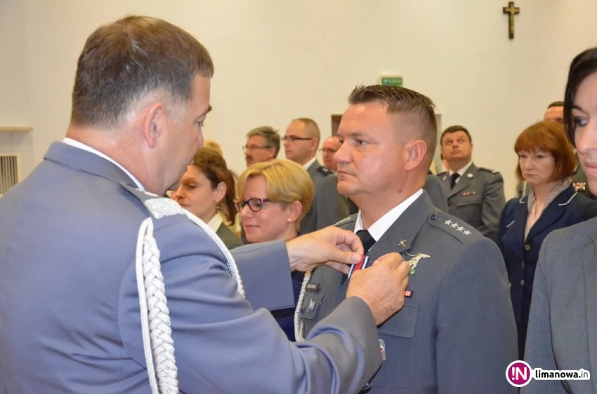 Pilot pochodzący z Limanowej odznaczony Brązowym Medalem za Zasługi dla Policji