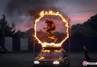 Drift, jazda na dwóch kołach i skoki przez płonącą obręcz - zdjęcie główne